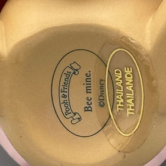 Vintage Disney Pooh and Friends Winnie the Pooh Be Mine Figurine Valentines - Picture 8 of 11